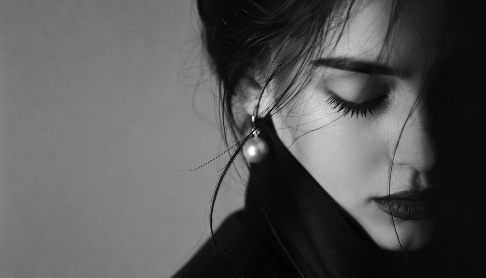 How to Apply False Lashes Without Glue: 3 Safe & Mess-Free Methods